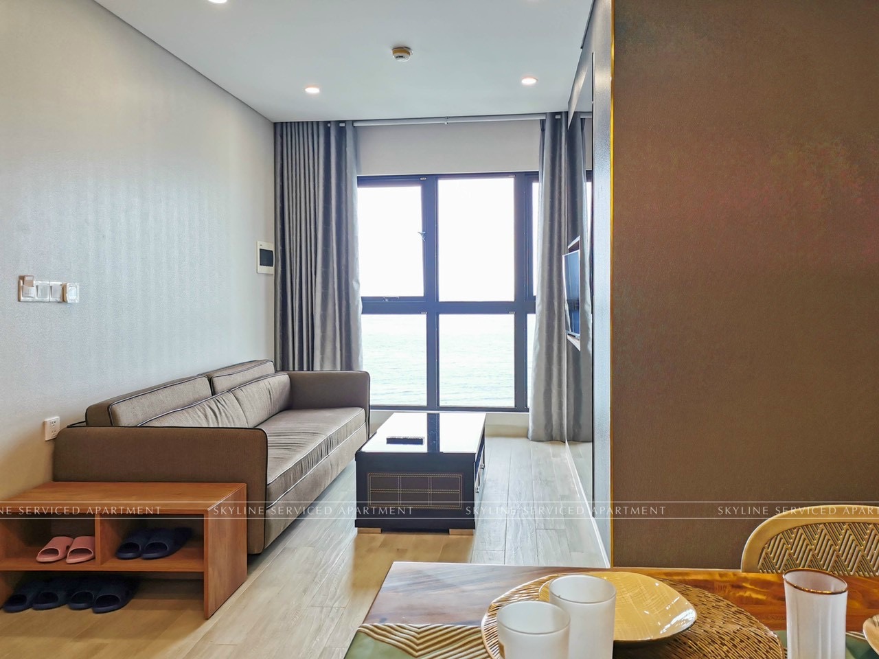 Phòng khách - Căn hộ Gold Coast 2 phòng ngủ trực diện biển Nha Trang cực đẹp, đầy đủ nội thất