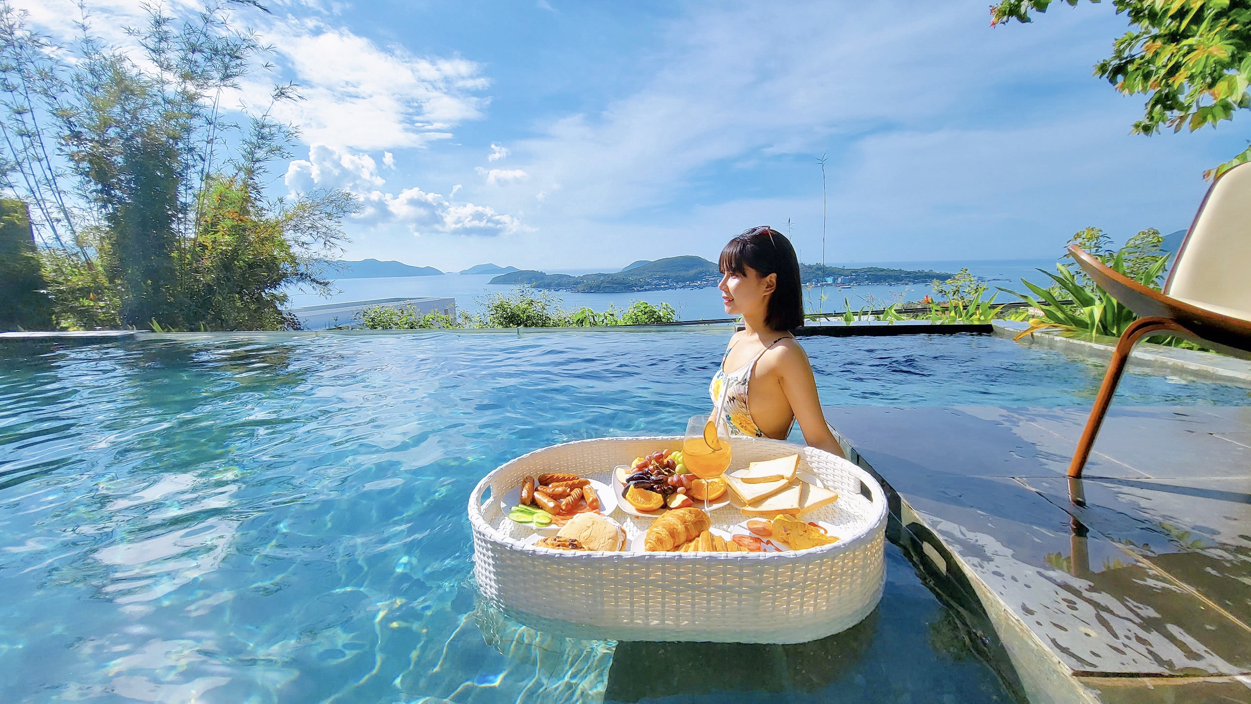 bữa sáng hồ bơi Villa Anh Nguyễn 4 phòng ngủ trực biển cực đẹp | R24 - Wanan villa