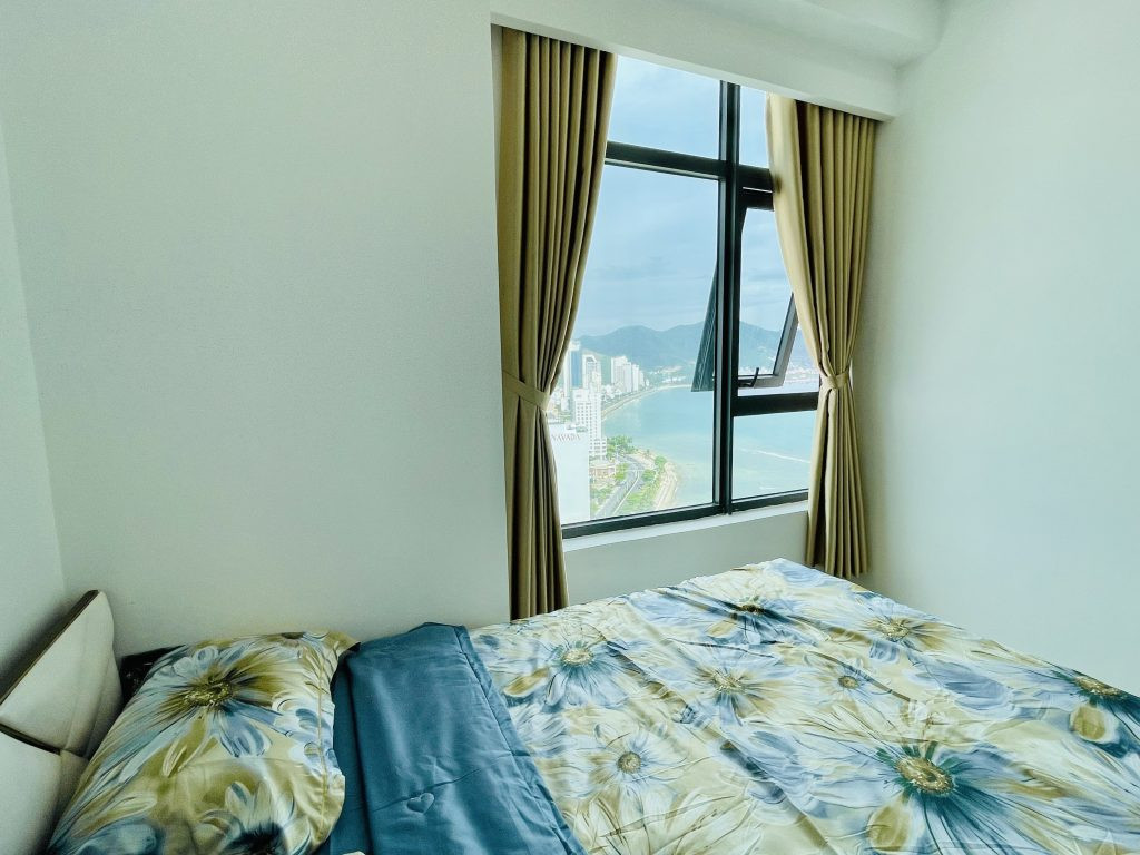 Phòng ngủ 2 - Căn góc biển Mường Thanh Viễn Triều | View bến du thuyền, rất đẹp