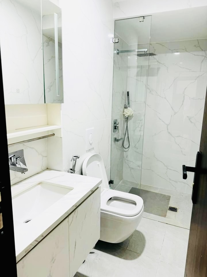 Phòng vệ sinh 3 - Nhà phố biển Nha Trang ngang 8m rất đẹp | Cắt lỗ 500 triệu