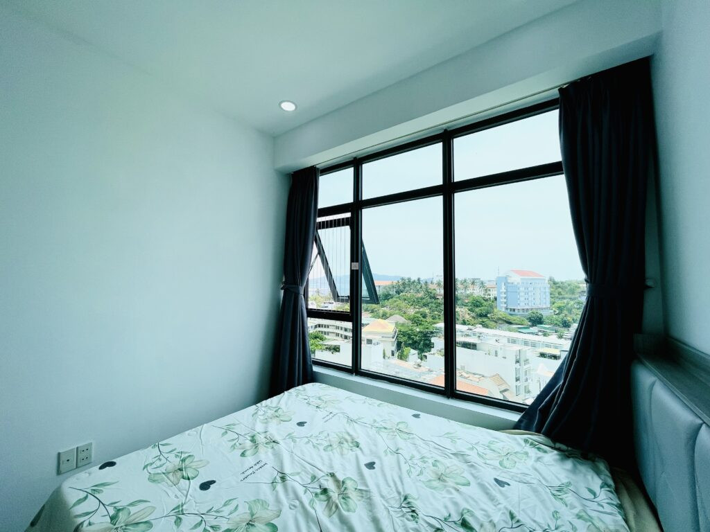 View biển phòng ngủ - Căn hộ Mường Thanh Viễn Triều tầng 10 OC2A | Đông nam, rất mát