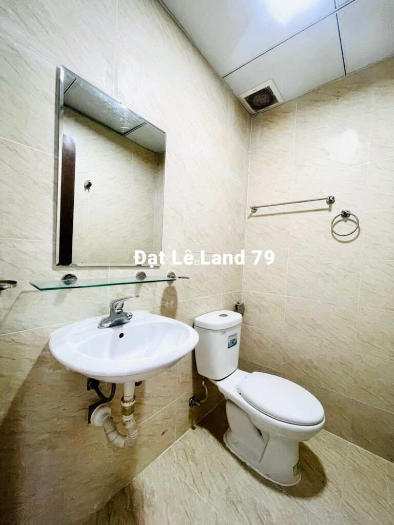 Phòng vệ sinh 2 - Căn hộ Mường Thanh Viễn Triều xéo biển tầng 34 | Đẹp và rẻ