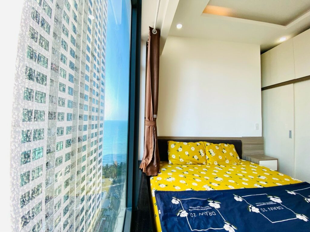 Phòng ngủ view biển - Căn hộ Mường Thanh Viễn Triều 71m2 đẹp và rẻ | Toà OC2A